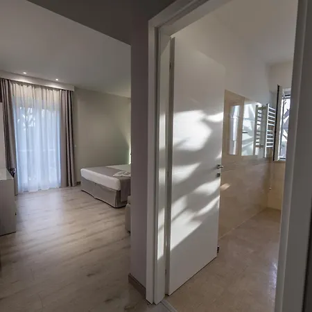 Holygold **** 4* 트리니타폴리